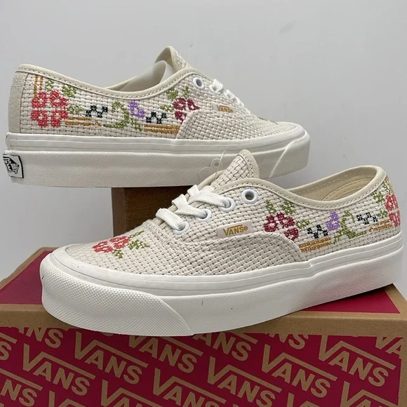 Vans WMNS Cream Floral Sneakers Authentic 44 D
Stitched Together Classic - Picture 9 of 16